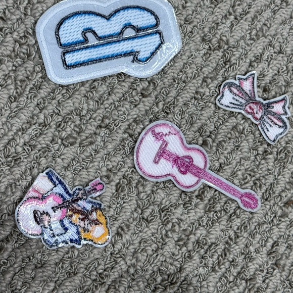 ☃️Taylor Swift Patches - Picture 3 of 3